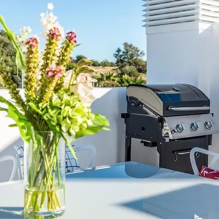 Hébergement de vacances Vacation I Casa Isabel, Private Pool With Infinity Views, Bbq, New Built, Luxury Condo, Location *