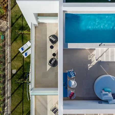 Vacation I Casa Isabel, Private Pool With Infinity Views, Bbq, New Built, Luxury Condo, Location Hébergement de vacances Marbellac